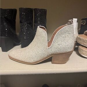 Boutique by corky White Ankle Boots